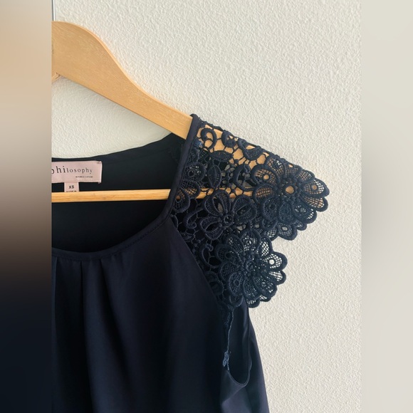 Philosophy Flowy Sleeveless Top - Picture 2 of 4